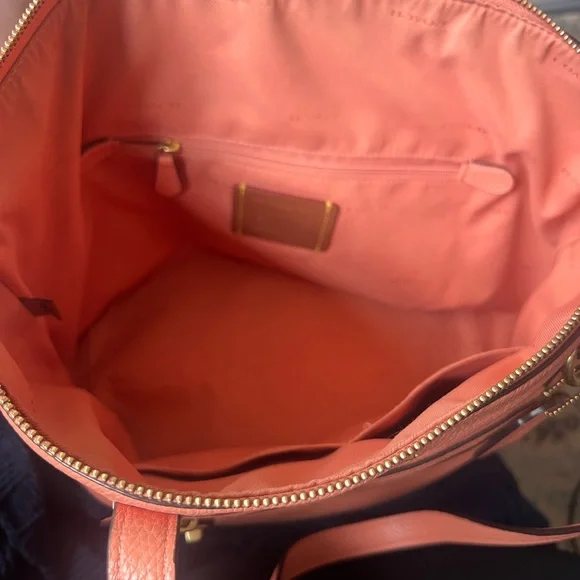 EUC coach pebble tote - authentic - Picture 7 of 11